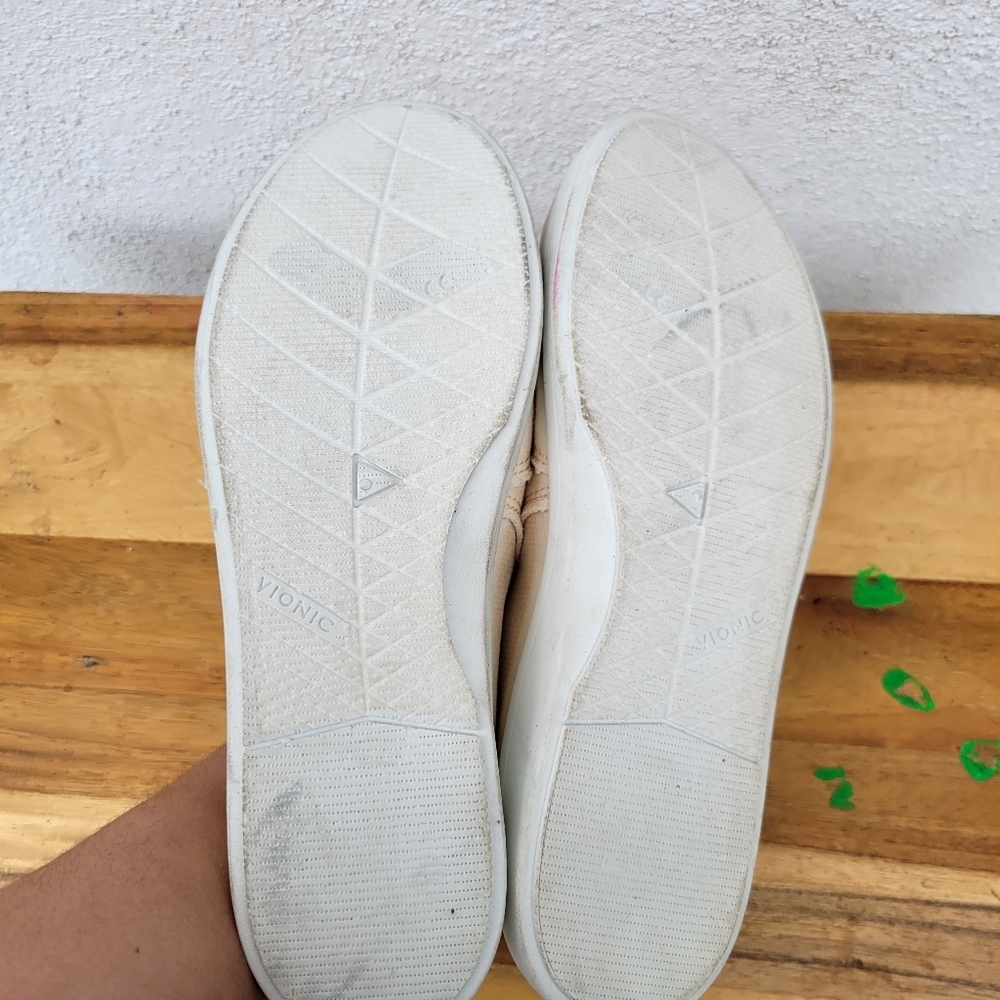Vionic Beach Slip On Sneaker Canvas Shoes Women's Size 9.5 - Picture 15 of 16